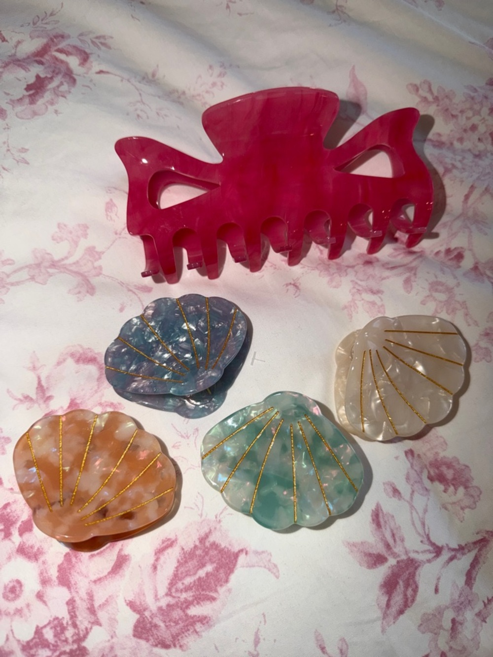 Assorted Shell Hair Clips and Pink Jaw Clip